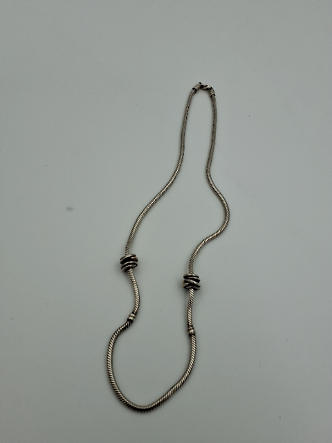 4. Pandora halskæde m. 2 charms